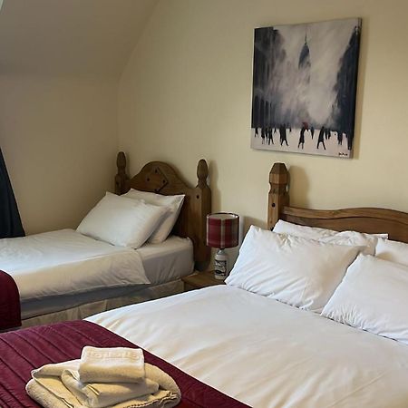 Novar Arms Hotel Evanton Buitenkant foto