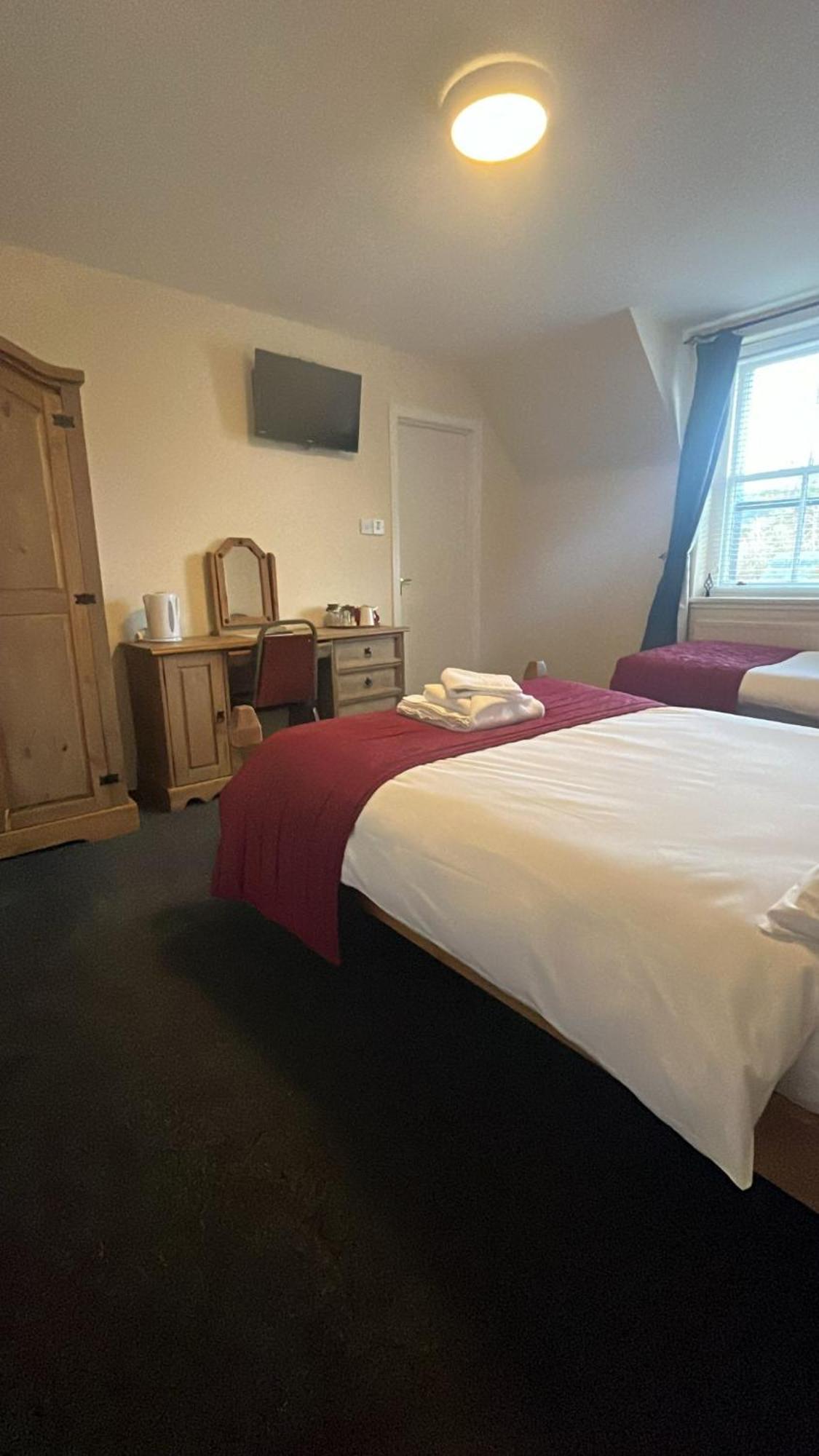 Novar Arms Hotel Evanton Buitenkant foto