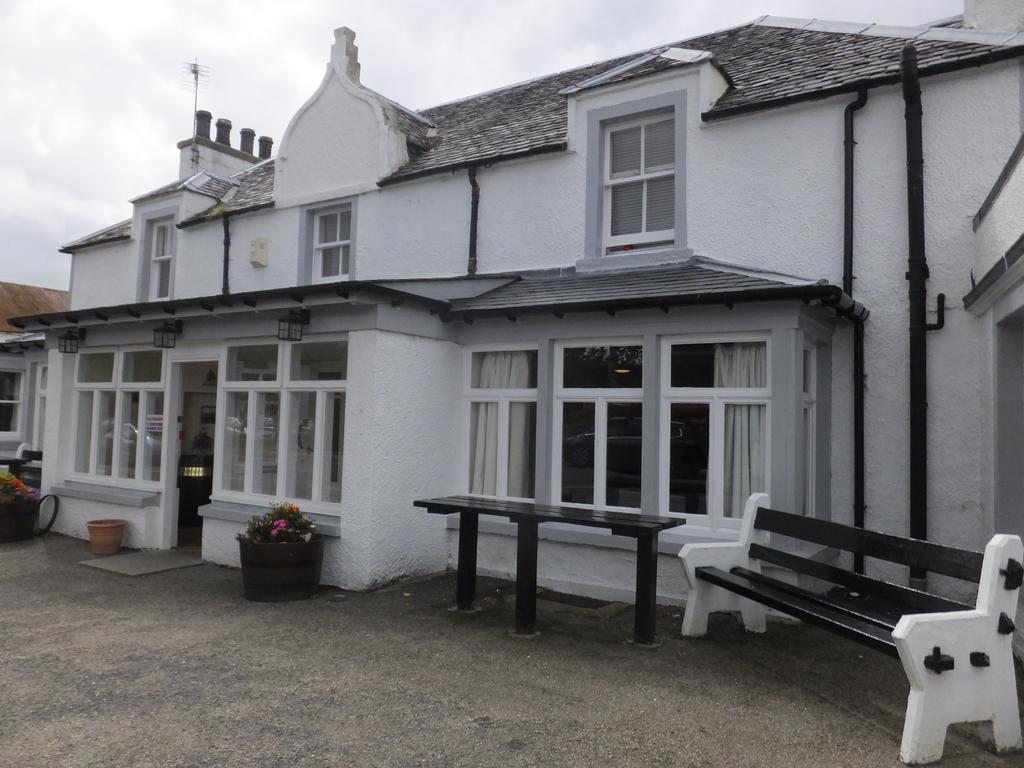 Novar Arms Hotel Evanton Buitenkant foto