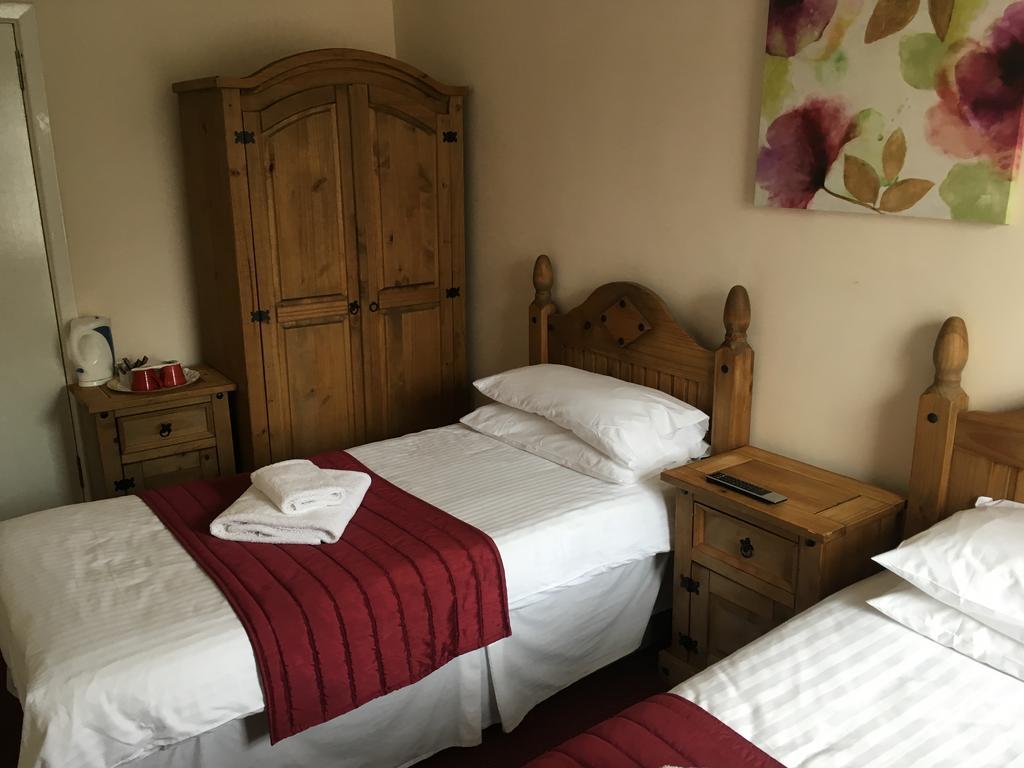 Novar Arms Hotel Evanton Buitenkant foto