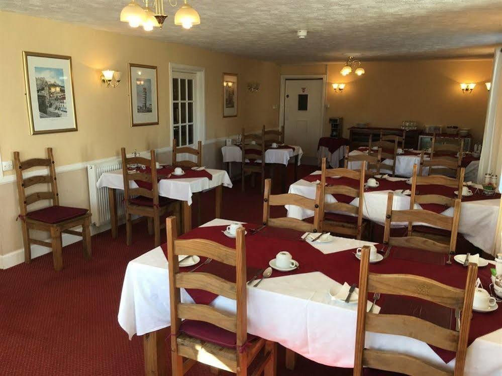 Novar Arms Hotel Evanton Buitenkant foto