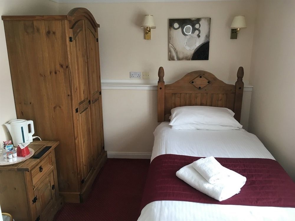 Novar Arms Hotel Evanton Buitenkant foto