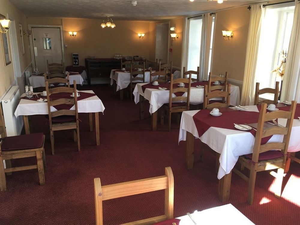 Novar Arms Hotel Evanton Buitenkant foto
