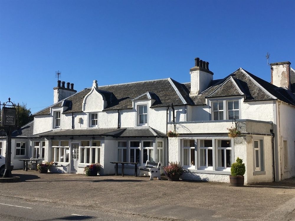 Novar Arms Hotel Evanton Buitenkant foto