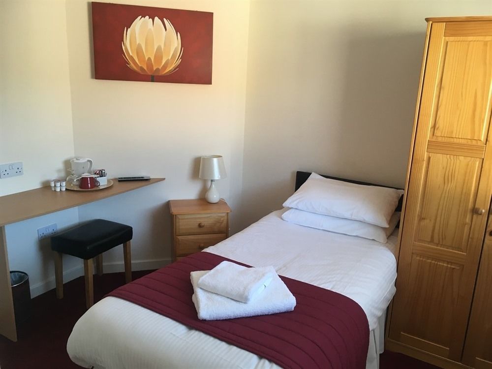 Novar Arms Hotel Evanton Buitenkant foto