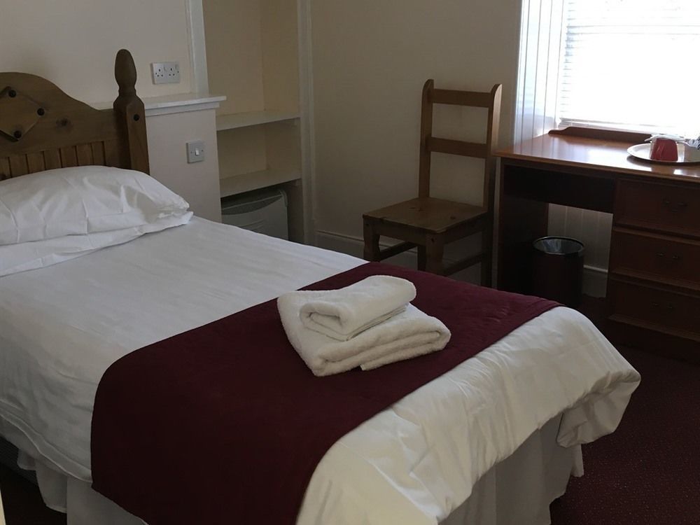 Novar Arms Hotel Evanton Buitenkant foto