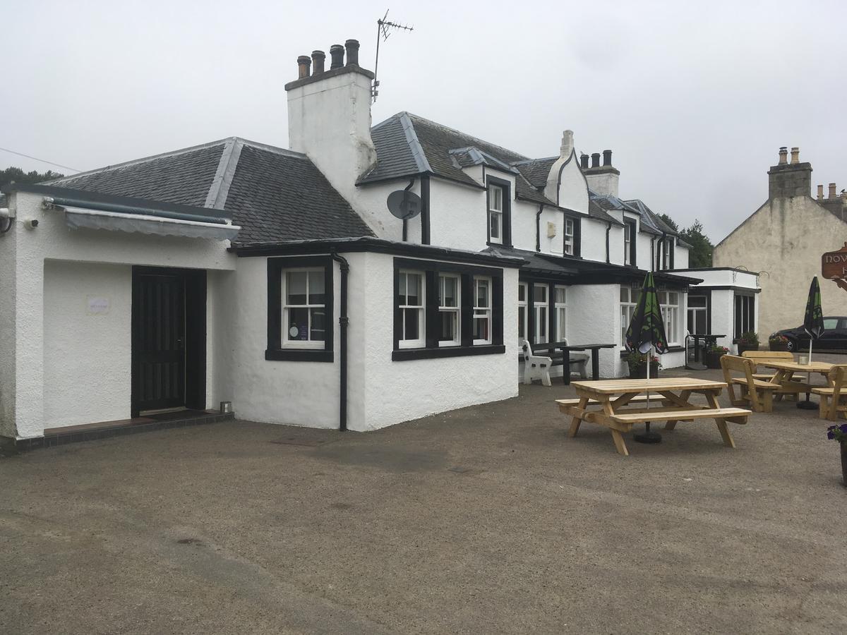 Novar Arms Hotel Evanton Buitenkant foto