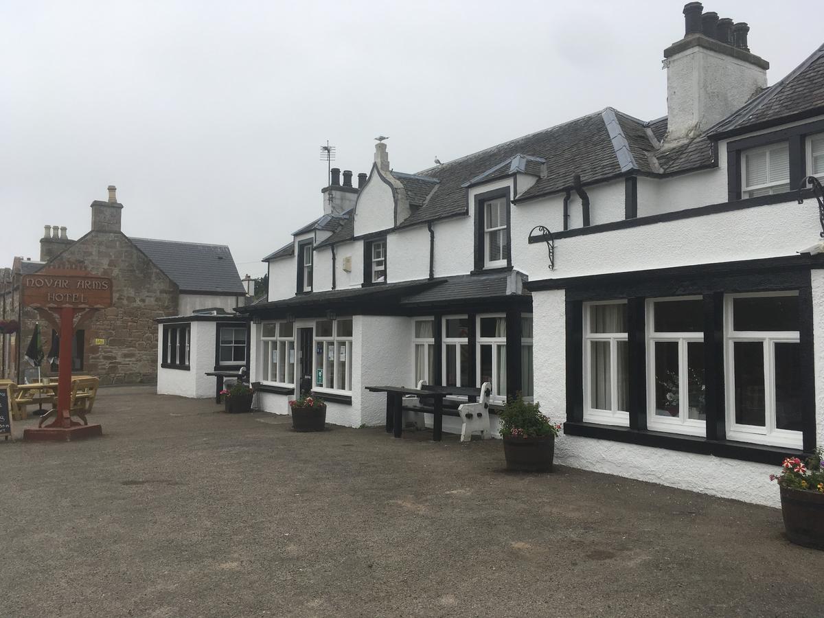 Novar Arms Hotel Evanton Buitenkant foto